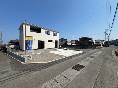 リーブルガーデン四国中央市土居町津根 外観・内装2