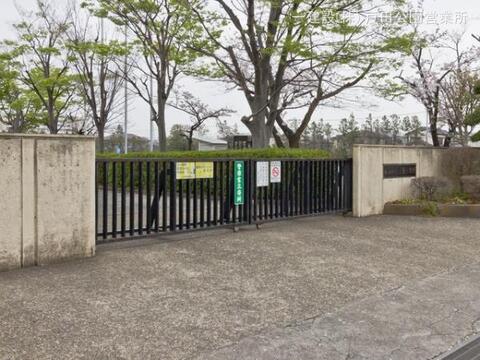 さいたま市立上里小学校：950m