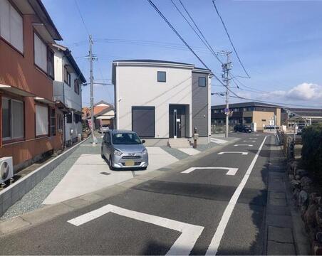 リーブルガーデン津市栗真町屋町第４ 外観・内装1