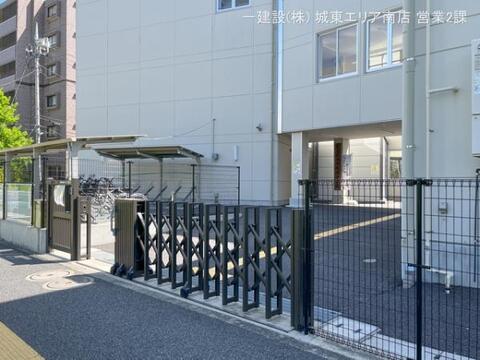 足立区立東綾瀬中学校：590m