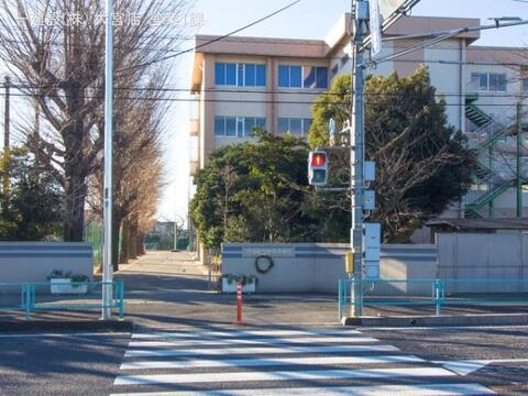 加須市立昭和中学校：900m