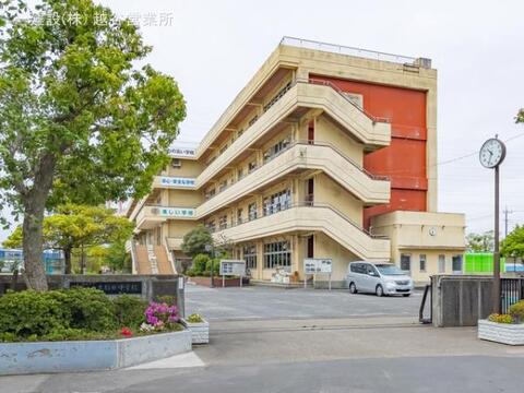三郷市立早稲田中学校:650m