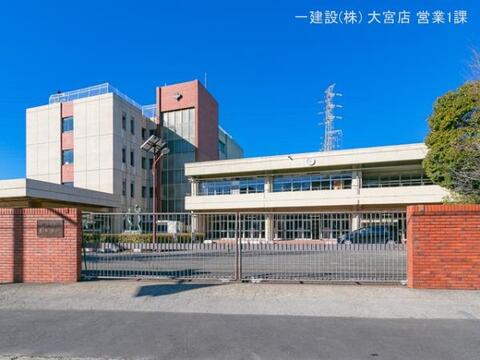 川口市立里中学校：950m
