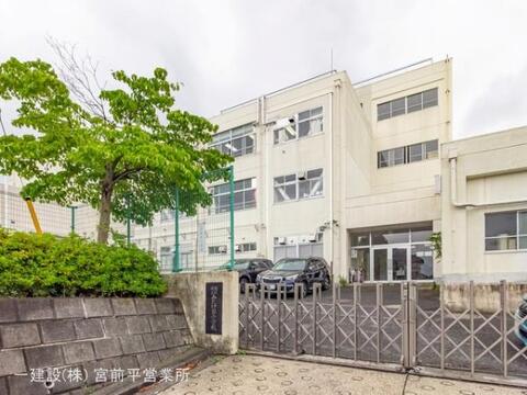 横浜市立みたけ台小学校：400m