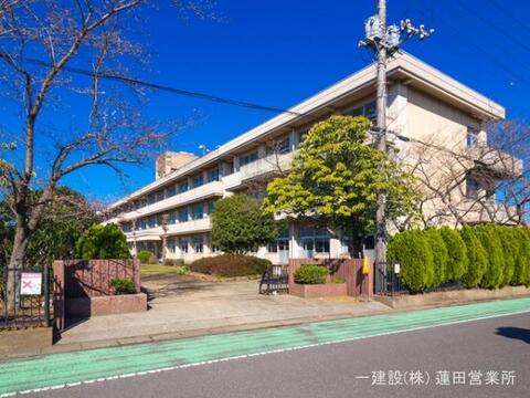 加須市立高柳小学校:1800m