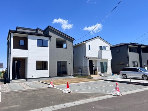リーブルガーデン岩沼市早股第4 外観・内装1