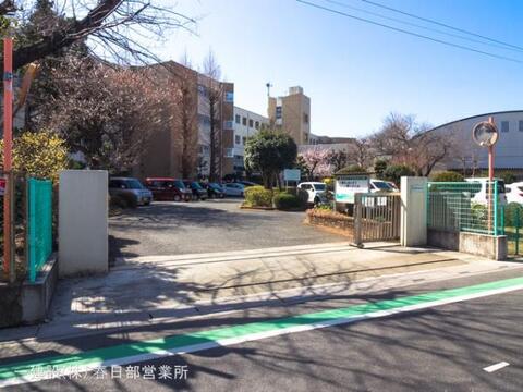 桶川市立桶川東中学校：690m