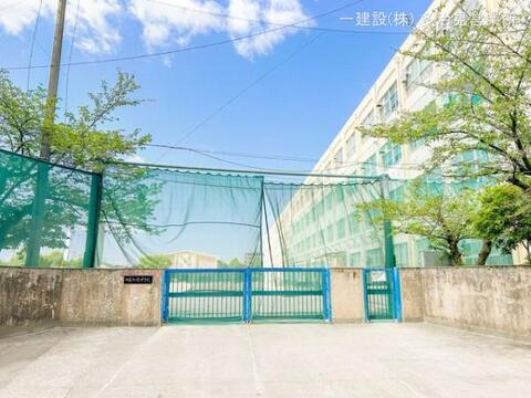 名古屋市立北中学校:510m