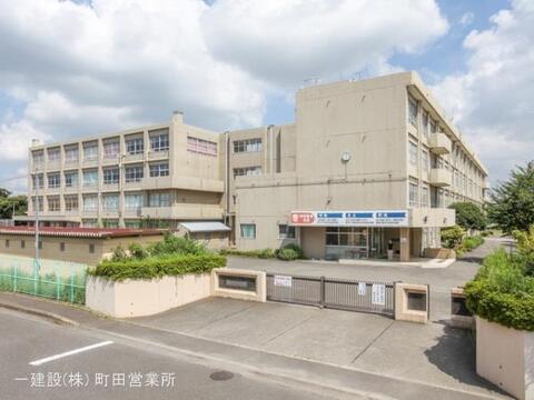 厚木市立林中学校：1100m