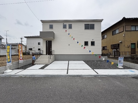 リーブルガーデン菰野町小島第２ 外観・内装2
