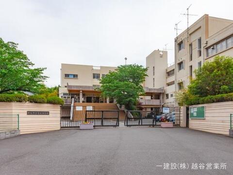 越谷市立富士中学校:1300m