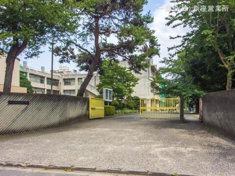 鶴ヶ島市立長久保小学校：1100m