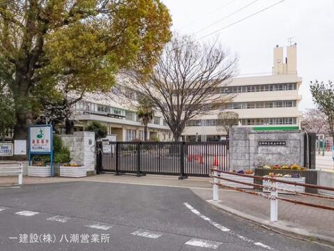 三郷市立吹上小学校：1000m