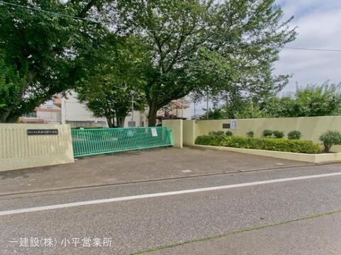 東村山市立久米川東小学校：950m