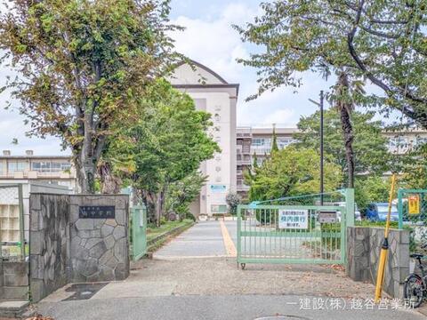 越谷市立南中学校：2200m