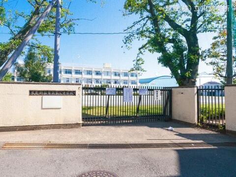 武蔵村山市立第三中学校：920m