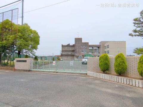 豊橋市立南稜中学校：2700m