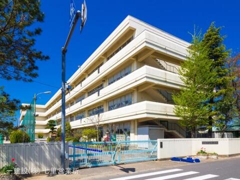 伊奈町立南小学校:750m