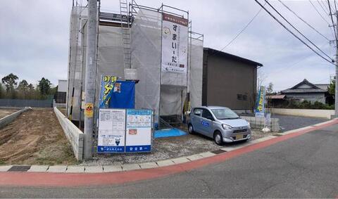 リーブルガーデン亀山市布気町第２ 外観・内装3