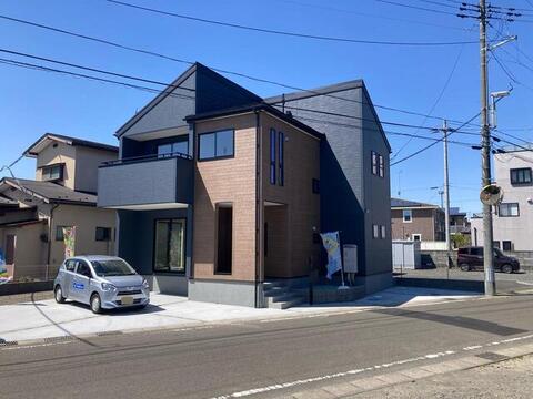 リーブルガーデン新田第４ 外観・内装1