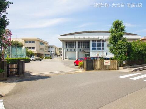 白岡市立篠津中学校：850m