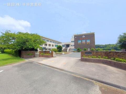 武豊町立衣浦小学校：750m