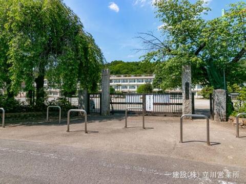 あきる野市立多西小学校：1740m