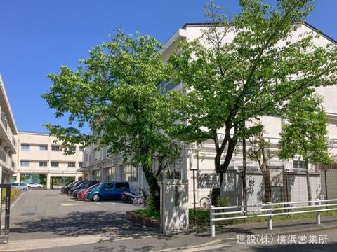 横浜市立富岡中学校:1400m