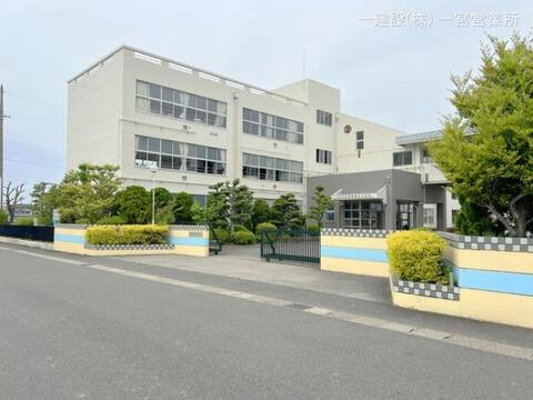 一宮市立尾西第三中学校:1560m