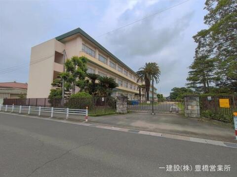 豊川市立御津南部小学校：1700m