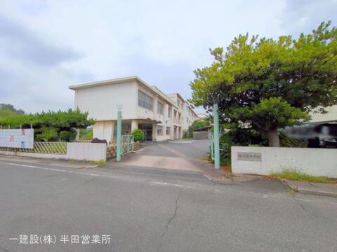 東海市立横須賀中学校:270m