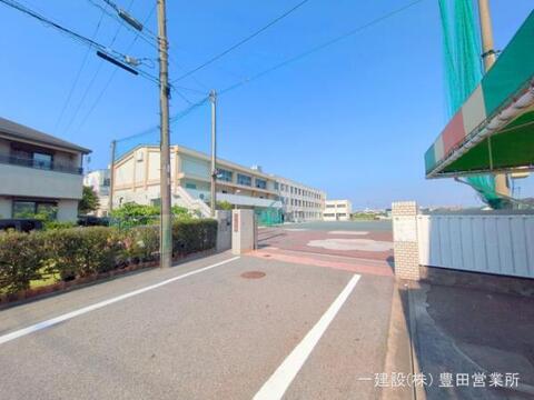 名古屋市立赤星小学校：800m
