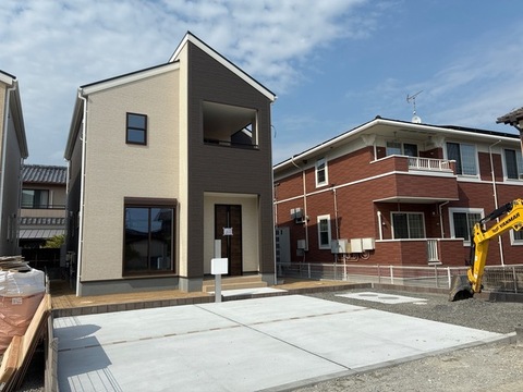 リーブルガーデン平下平窪３期 外観・内装2