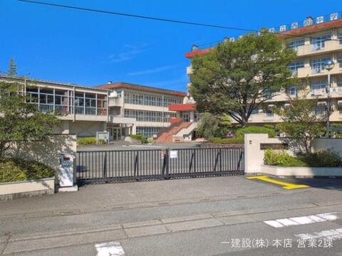 さいたま市立西原中学校:1590m
