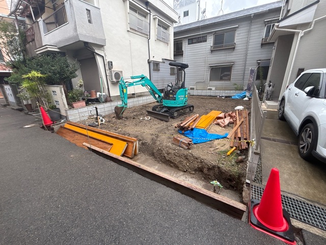 基礎工事着工中（1号棟）
