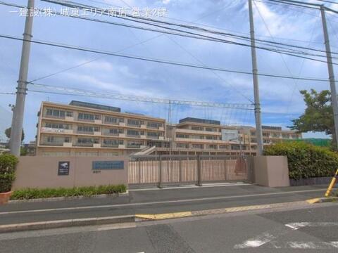江戸川区立葛西中学校:390m