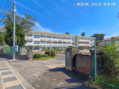 豊川市立三蔵子小学校:250m