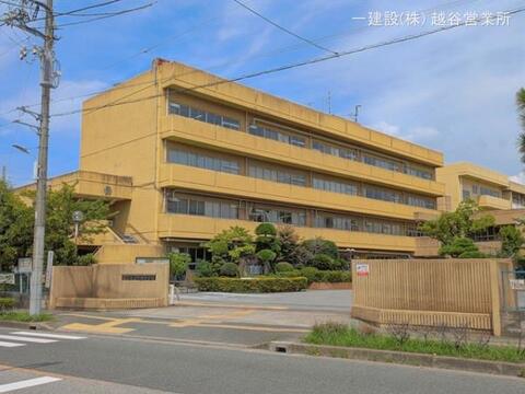 越谷市立中央中学校：730m