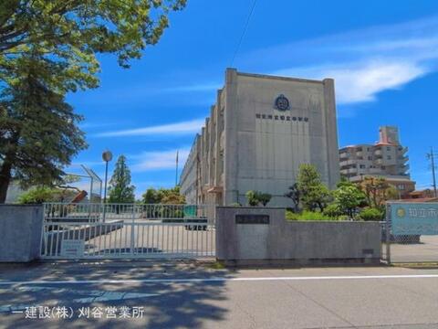 知立市立知立中学校：900m