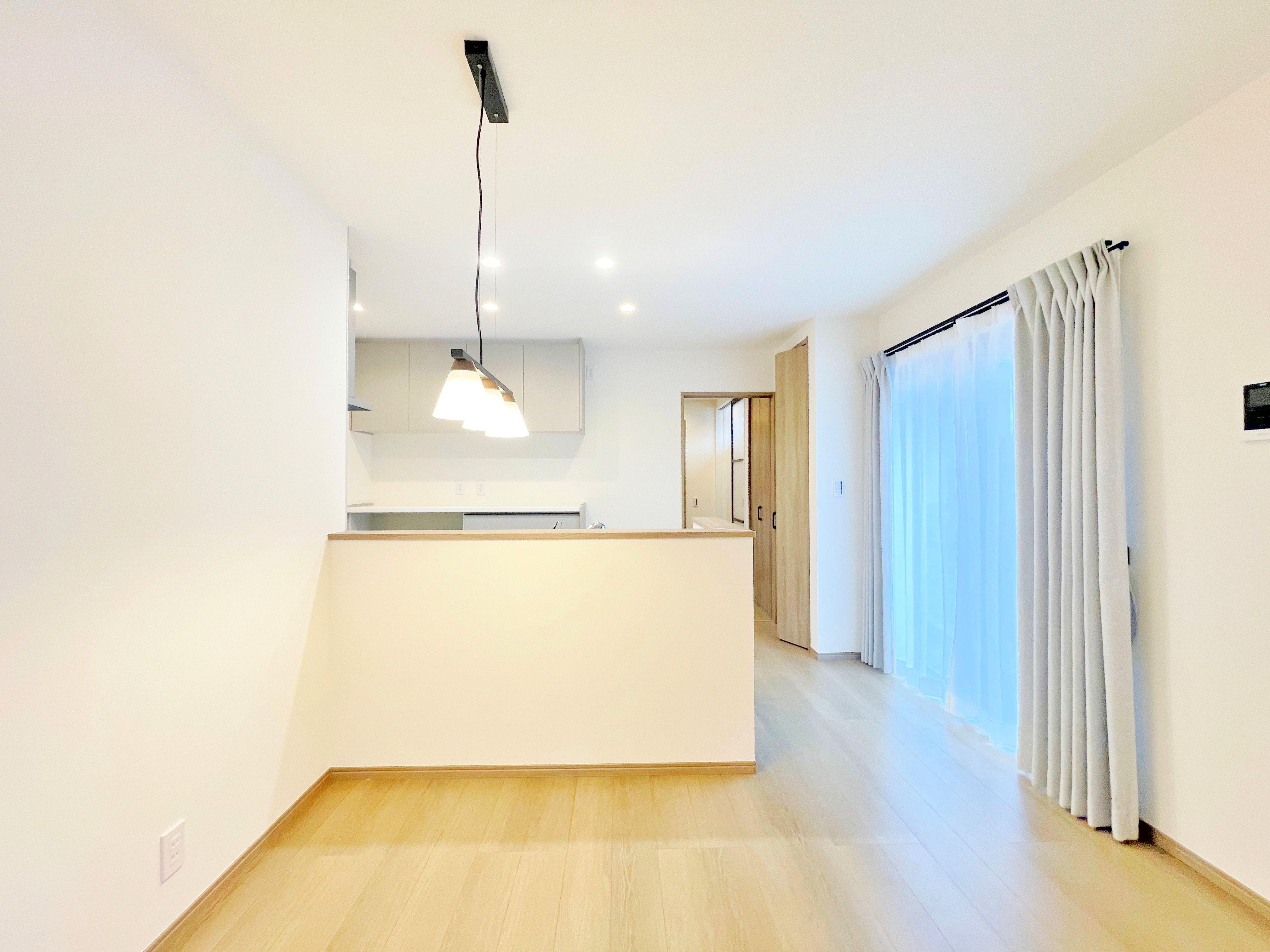 家族で食卓を囲み、会話を愉しむ憩いのダイニング。