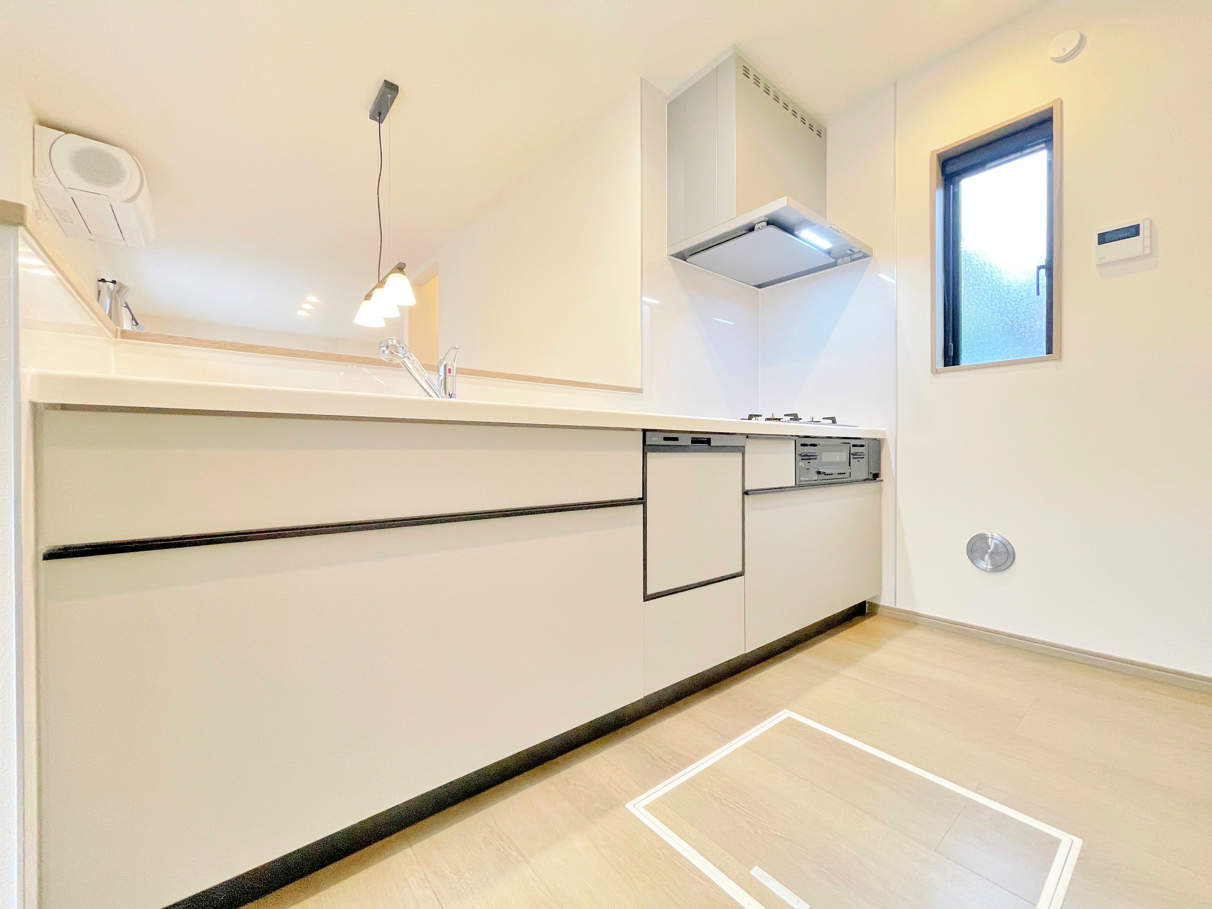 毎日のお料理もお掃除もテキパキはかどるシステムキッチン。