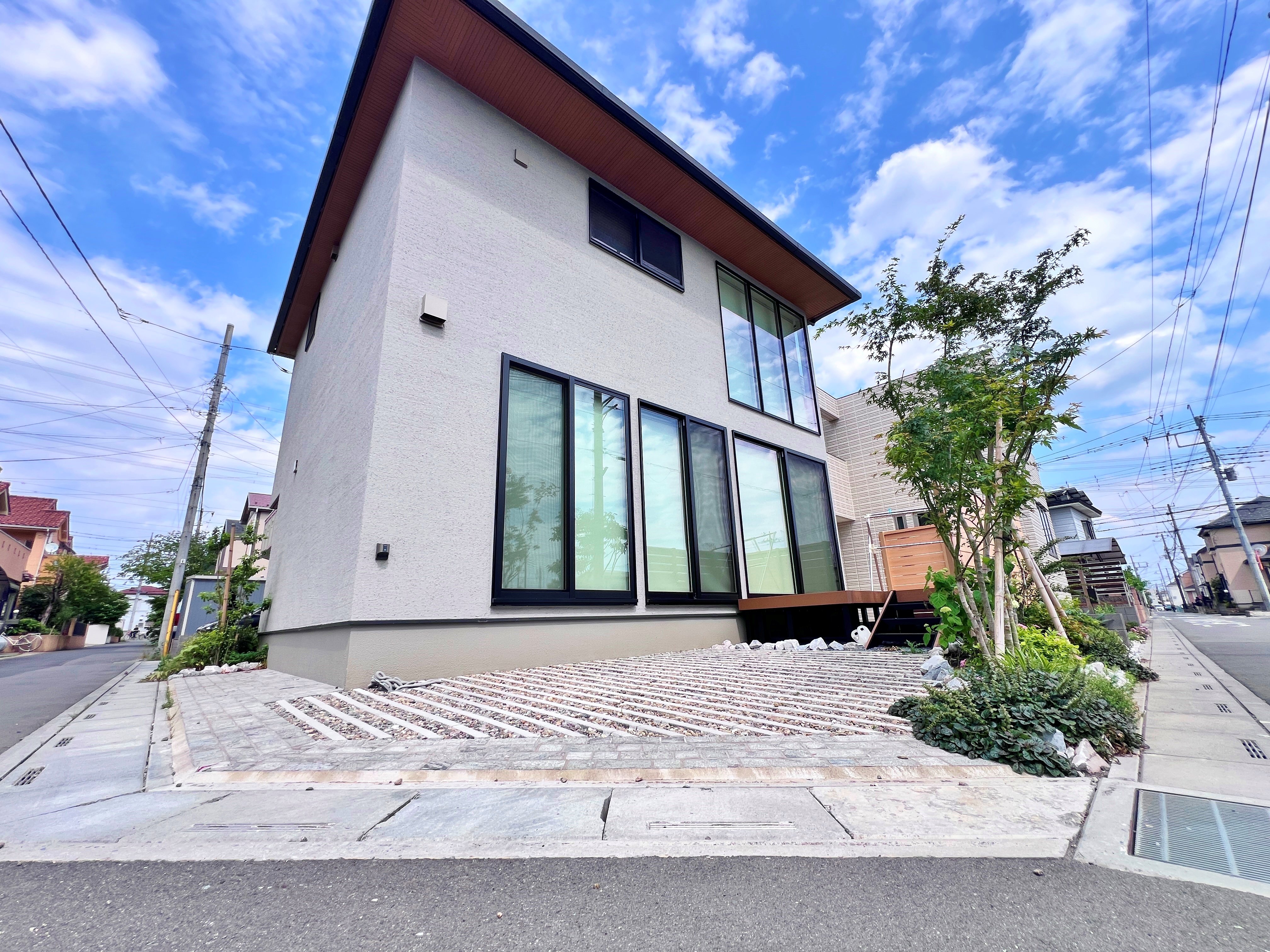 自然と家族のコミュニケーションが生まれるリビングイン階段を採用。