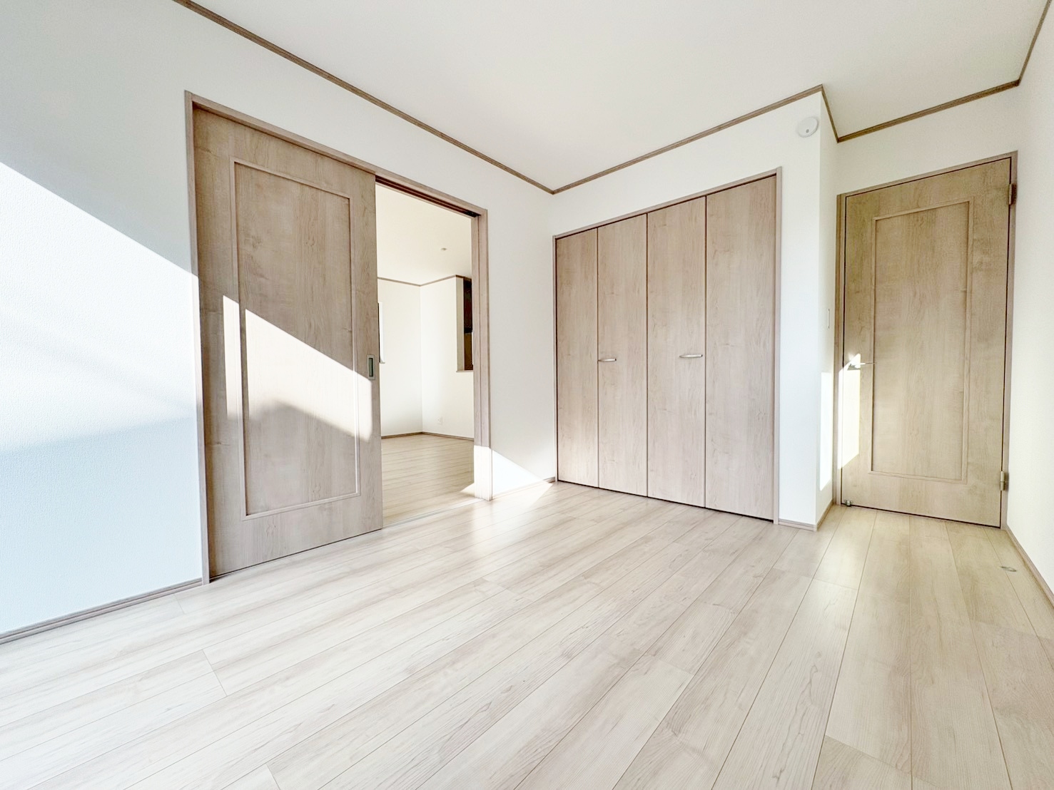 多様な使い方ができる洋室を備えています。