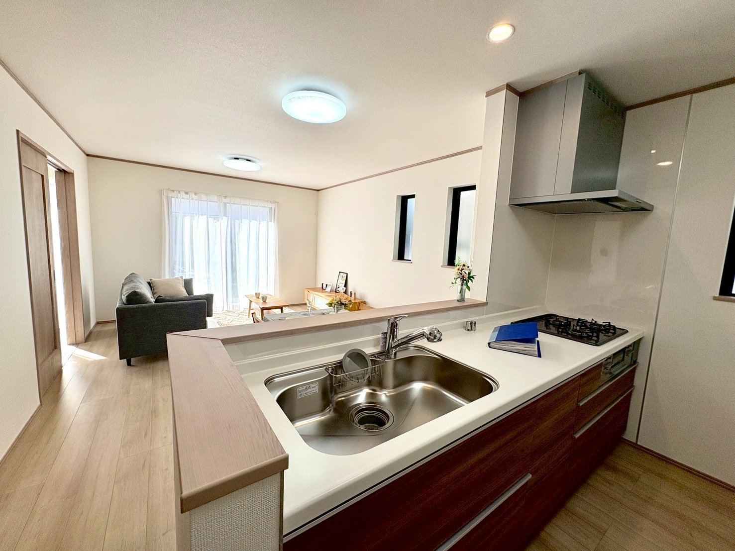 毎日使う場所だからこそ、家の中心になるキッチンはとても大切な空間です。