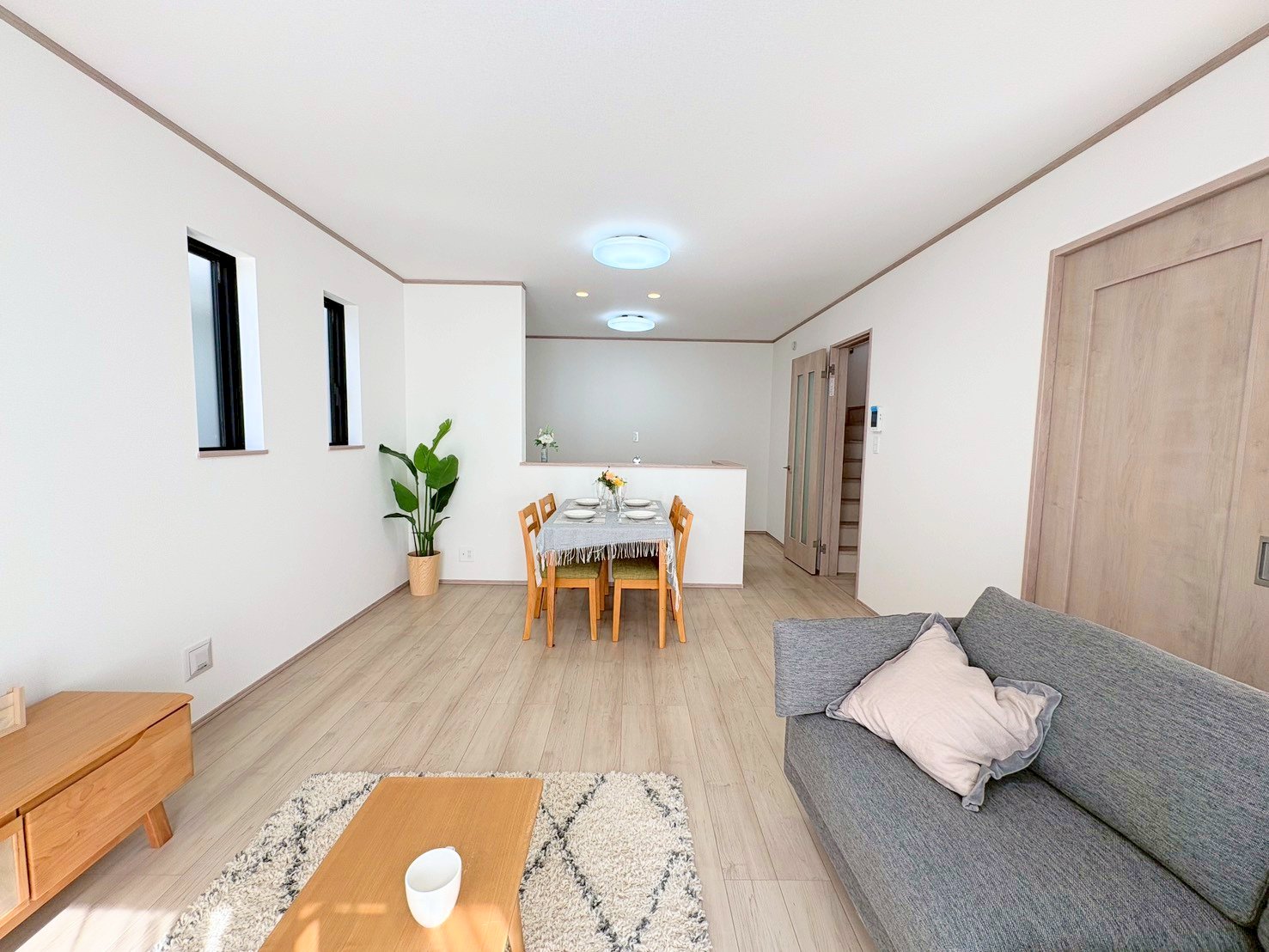 わが家を訪れる誰もが、ここでは声が一段と弾む。