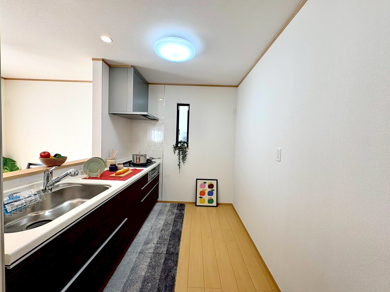 食品や調理器具などをたっぷり収納でき、キッチンがすっきり片付きます。