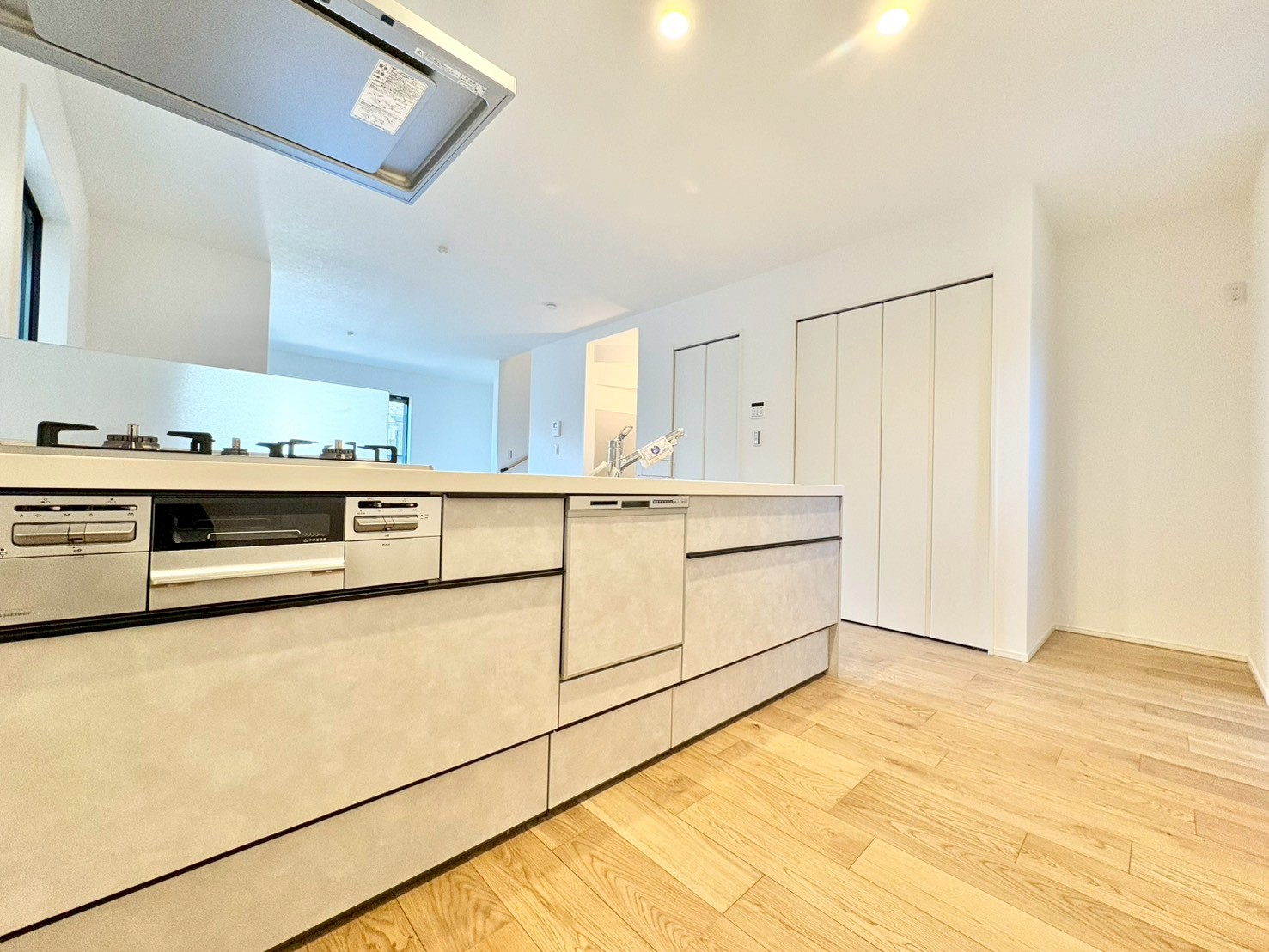 使い易いキッチンで作られる料理で今日も食卓は笑顔いっぱい。