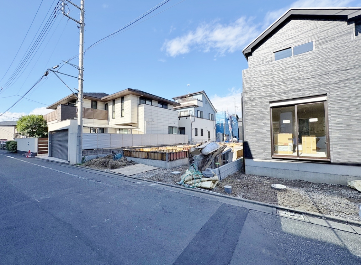 ２階は全居室二面採光の間取りで通風、採光良好。(令和7年11月 撮影)