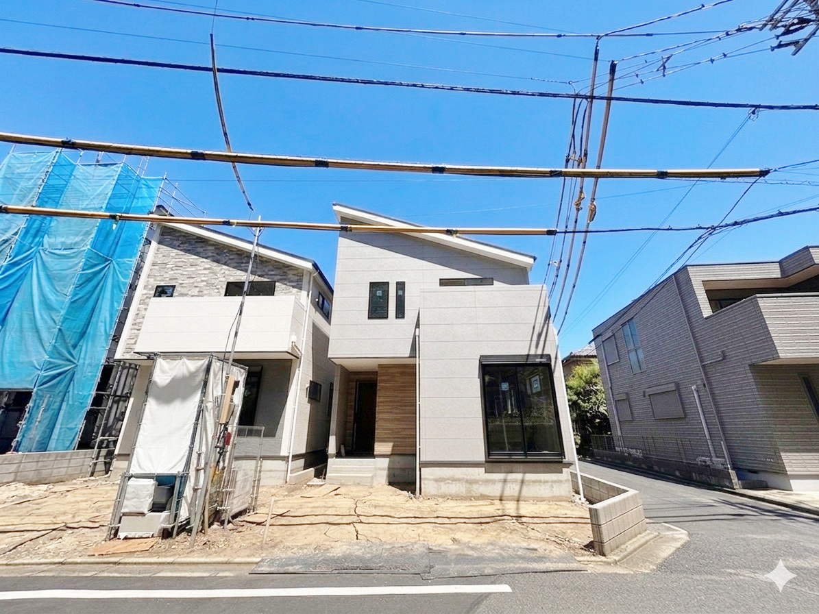 リビングには床暖房を完備しました。寒い季節も足元からぽかぽかです。(令和8年6月 撮影)
