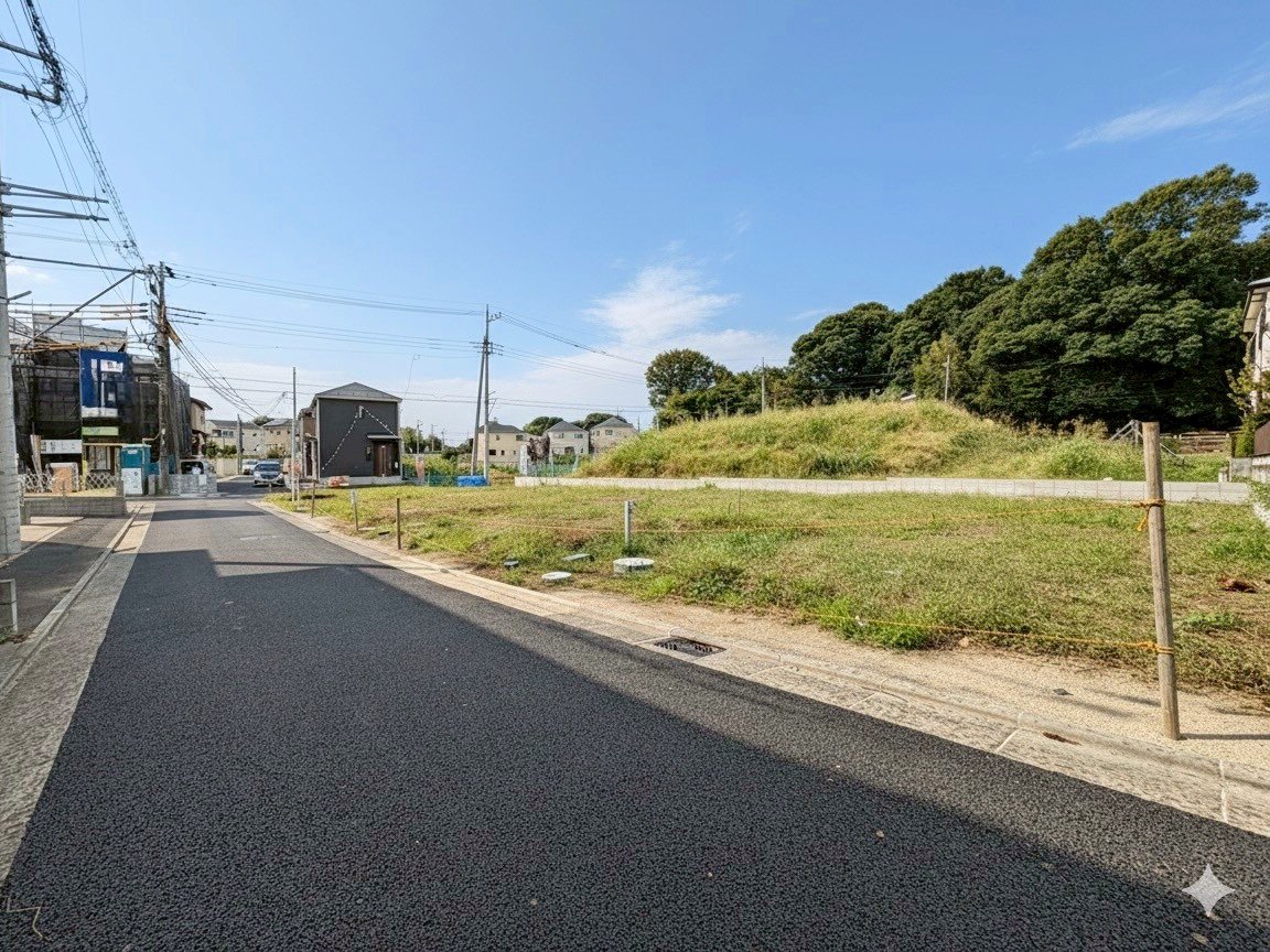 独創性豊かな趣と重厚感・気高さを兼ね備えたお住まい。(令和7年10月 撮影)